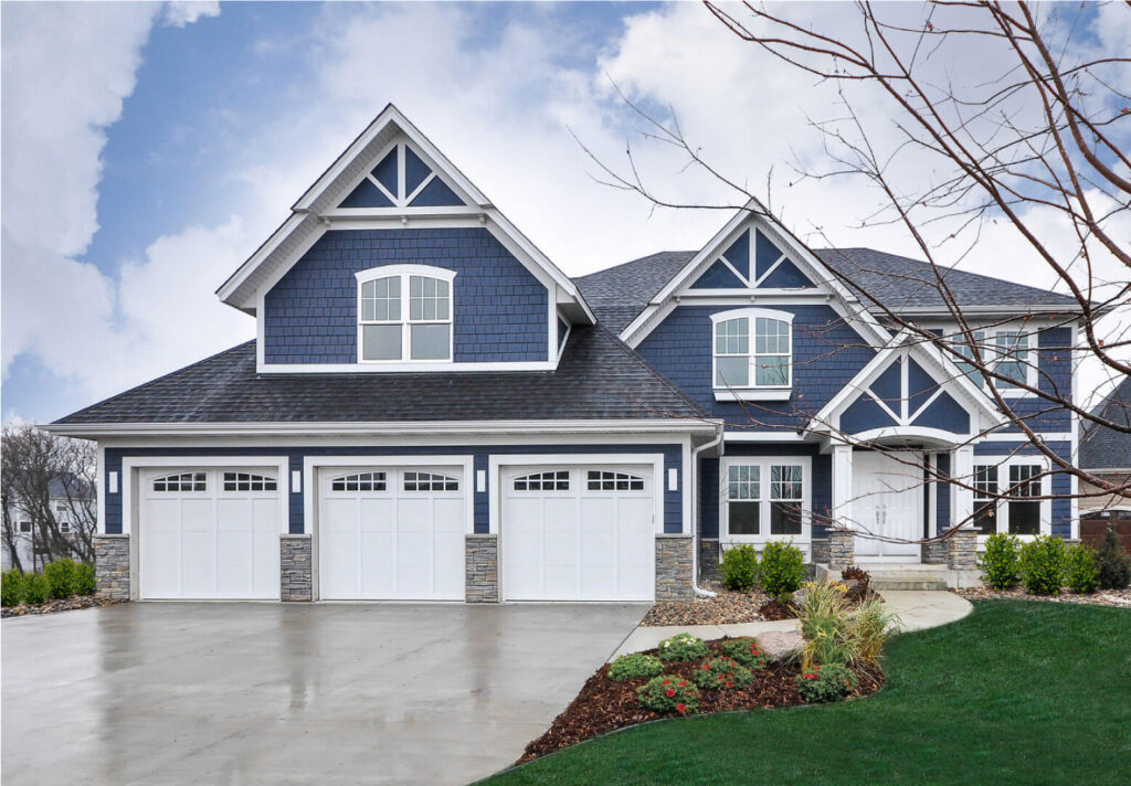 Deep Ocean Siding Home by James Hardie siding contractors