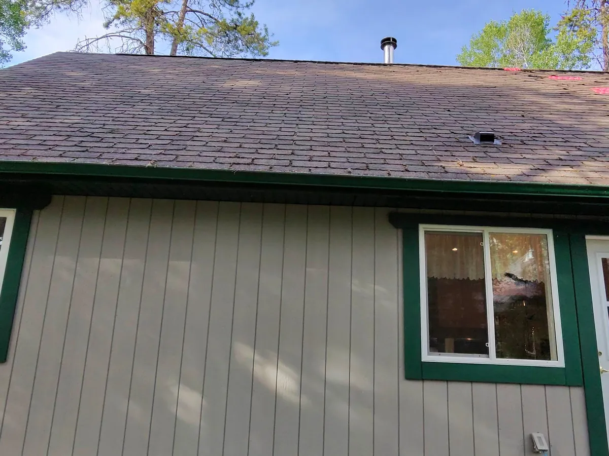 Edgewater cabin roof before replacement