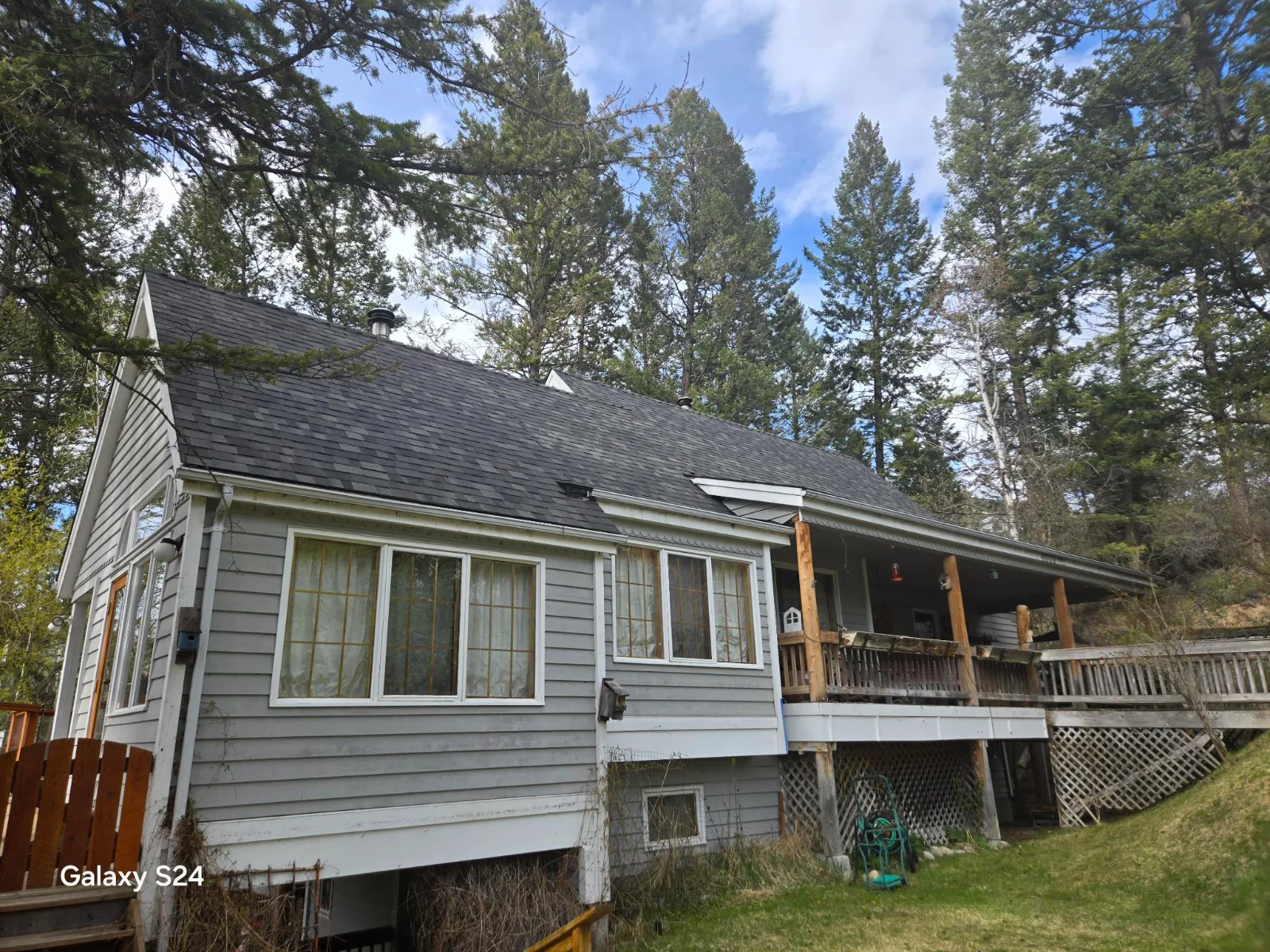 The home with its new Malarkey Vista Storm Grey roof, Windermere, BC
